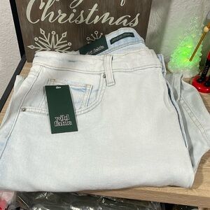 Woman’s tapered jeans